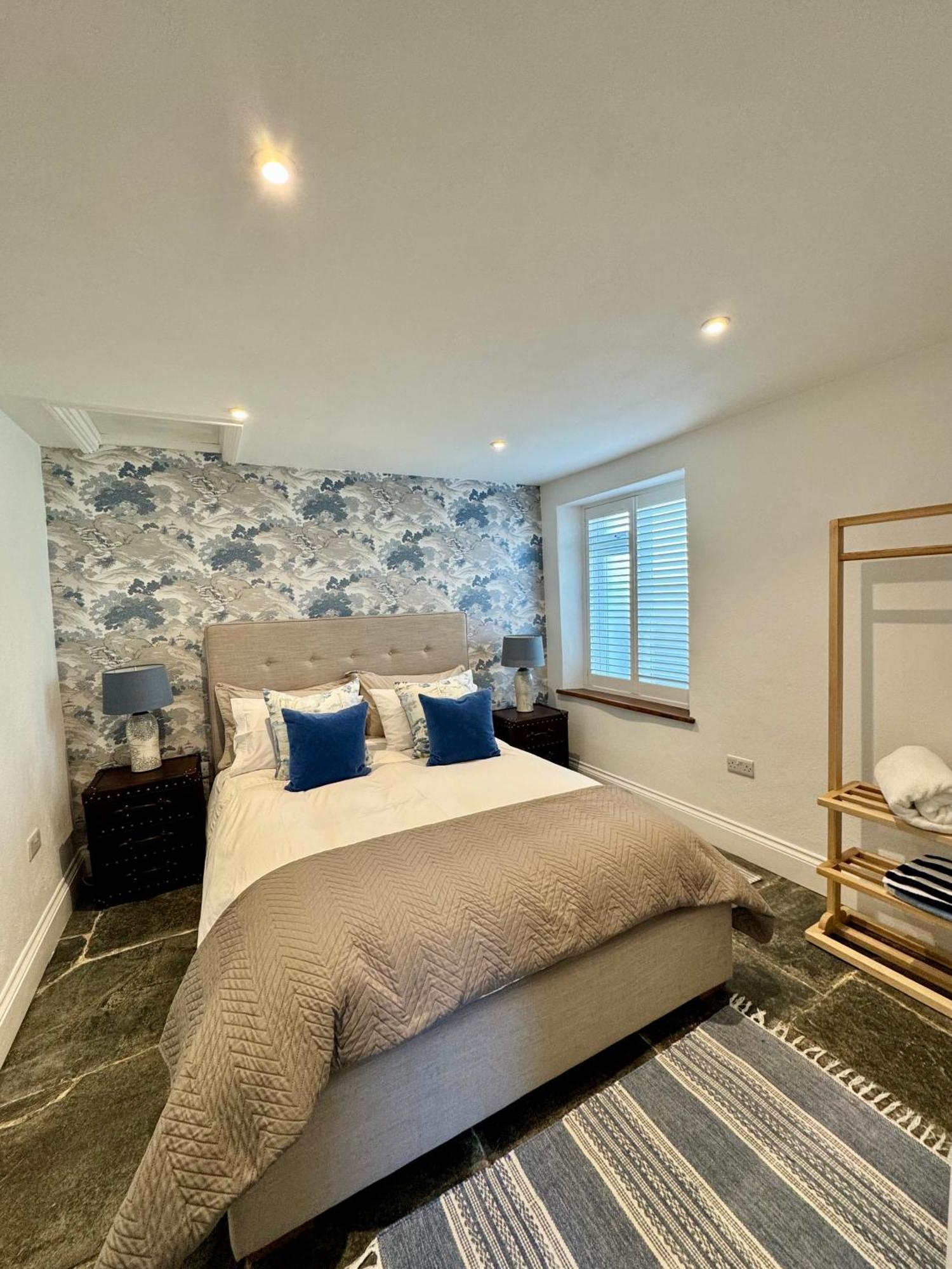 Sleepers Barn Villa Saint Teath Bagian luar foto